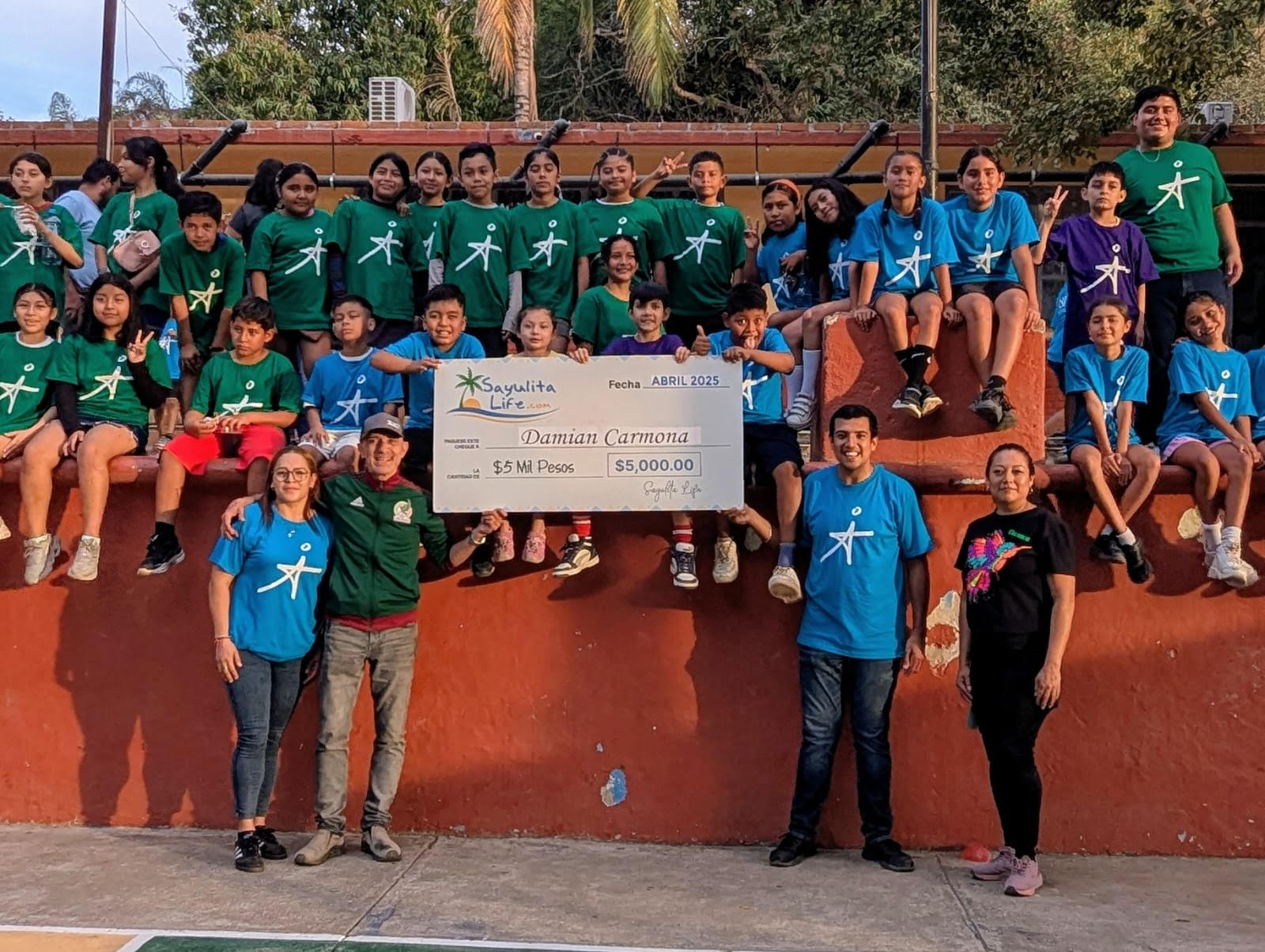 Sayulita Life’s Monthly $5,000 Donation Goes to Escuela Primaria Damián Carmona